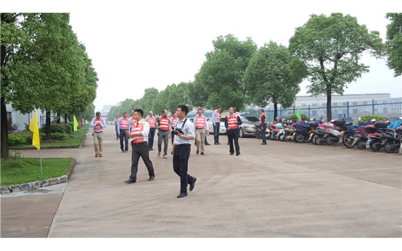 德国夏特集团董事成员及夏特全球总经理参观公司